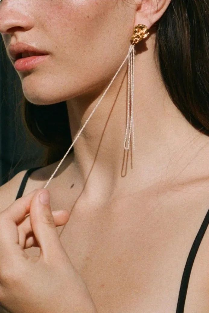 欧阳娜娜同款耳环怎么戴,欧阳娜娜耳环