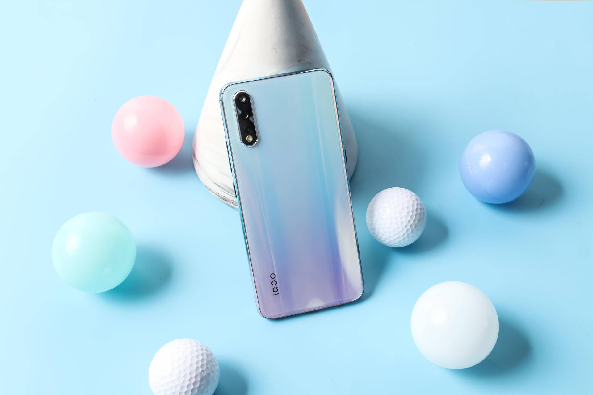 iqooneo855版与标准版外观细节,iqooneo855版和竞赛版谁更值得买