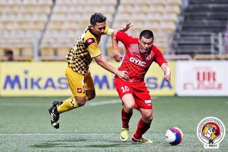 被新加坡归化的中国球员：一颗中国心，无球可踢成他乡球王