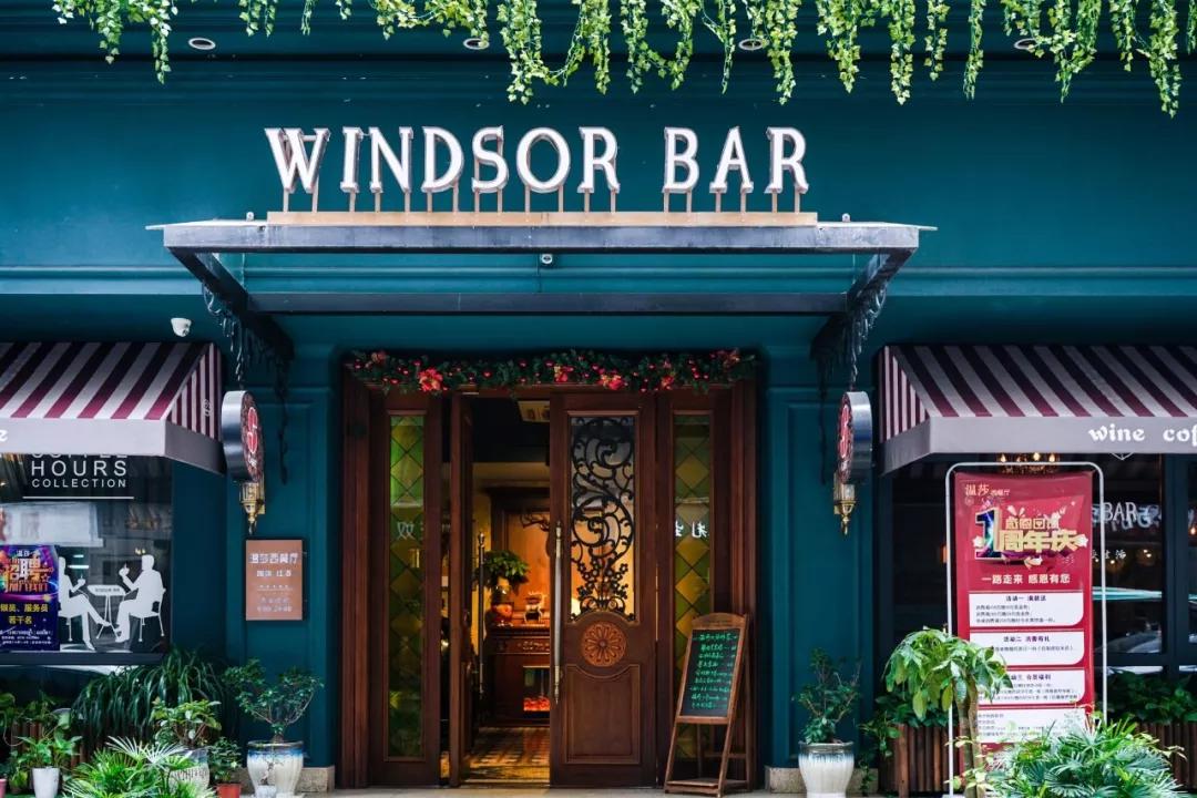 每天要喝掉两杯奶茶,每天要喝2000ml咖啡