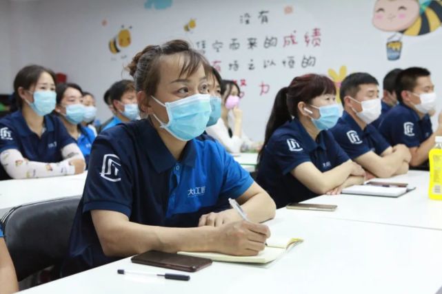 DNSPod十问辛恒：如何让1万名保洁阿姨学会在线接单？