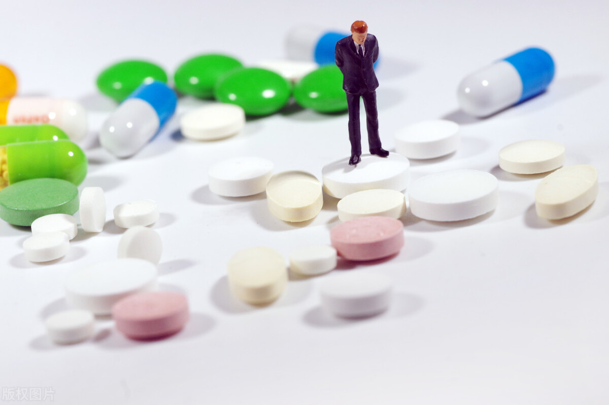 帕金森病会引起下肢肿吗,帕金森病人发病一侧不灵活怎么办