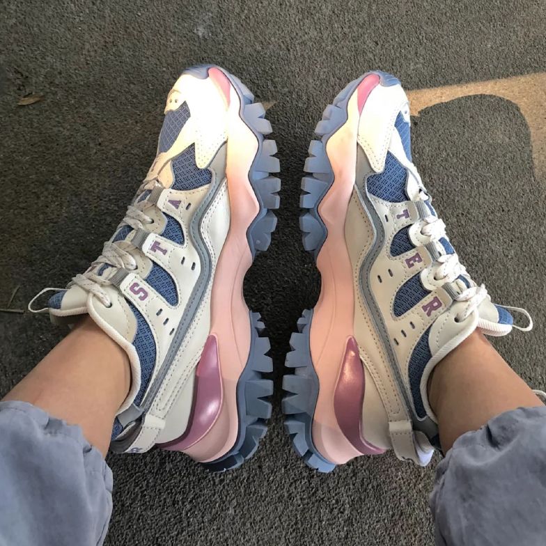 女的穿什么运动鞋好看,日常穿运动鞋推荐女