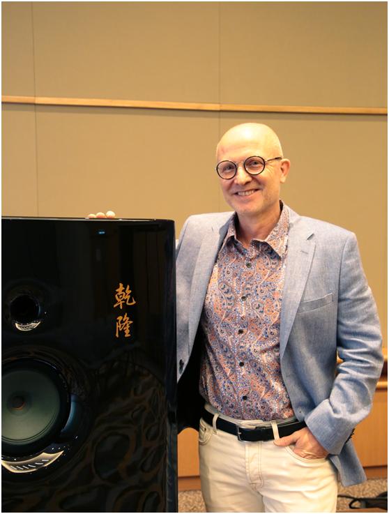 号角中的帝王之风CessaroHornAcoustics