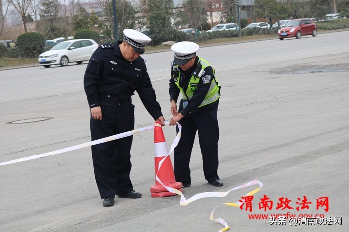 渭南高新交警大队圆满完成2019年首场足球赛安保任务