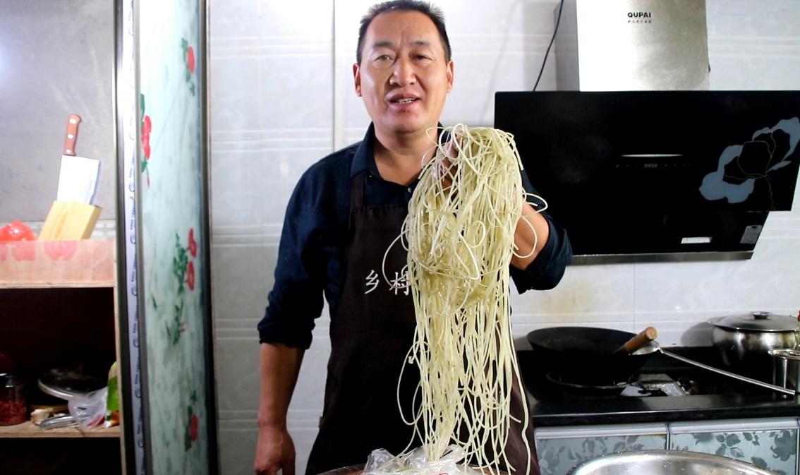 想吃酸辣粉教你方法,您知道酸辣粉怎么做才好吃吗