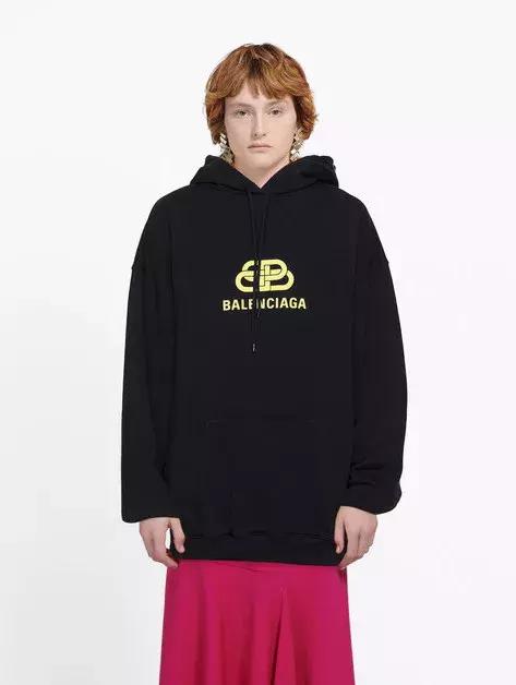 温度低穿的衣服,冬天穿宽松的卫衣怎么搭配