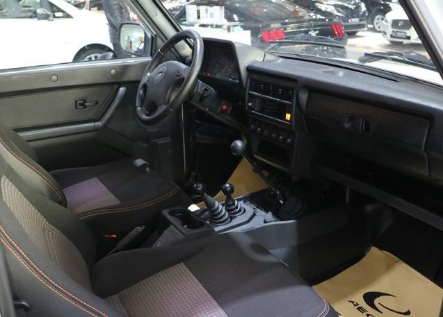 进口硬派分时四驱三把锁越野车,最便宜硬派越野有三把锁