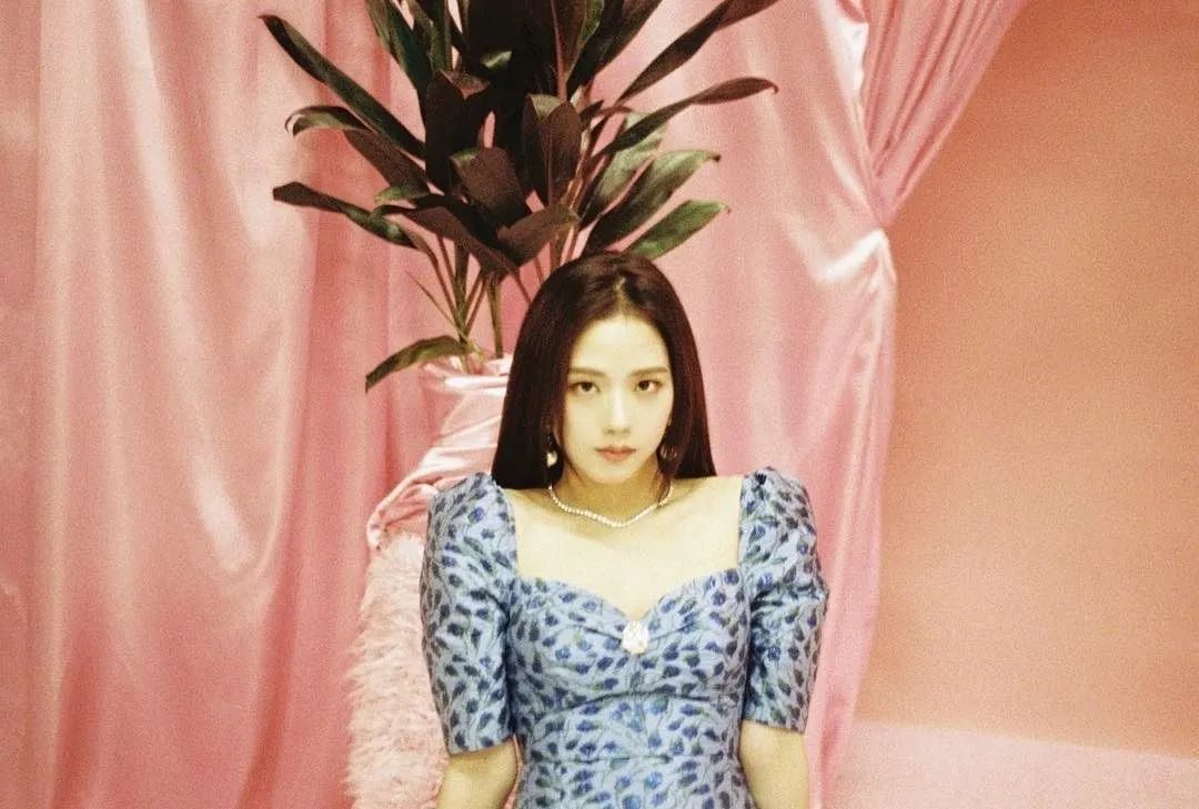 从BP小糊咖到Dior千金，Jisoo的脸越来越值钱了