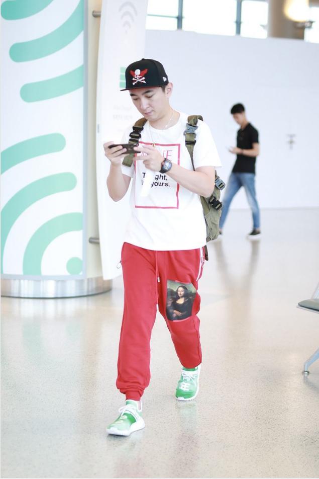 王思聪穿私服好看吗,王思聪穿工装裤