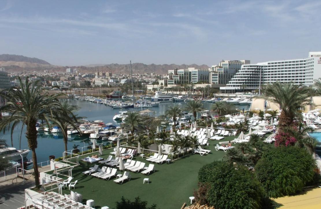 美国浏览中国导弹基地照片，因一群人胡子太多，得知一场惊天交易