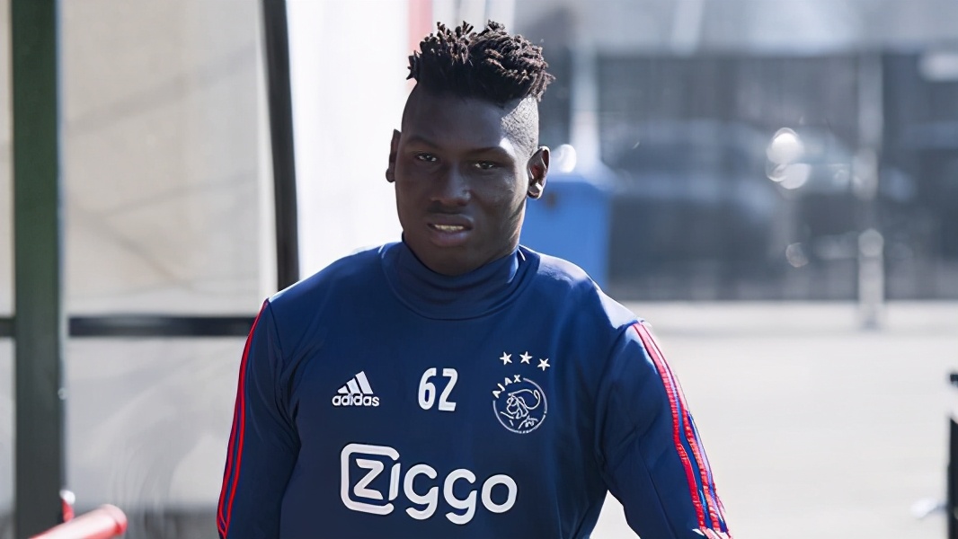 阿贾克斯5比2淘汰皇家马德里,2020年荷甲联赛阿贾克斯13-0