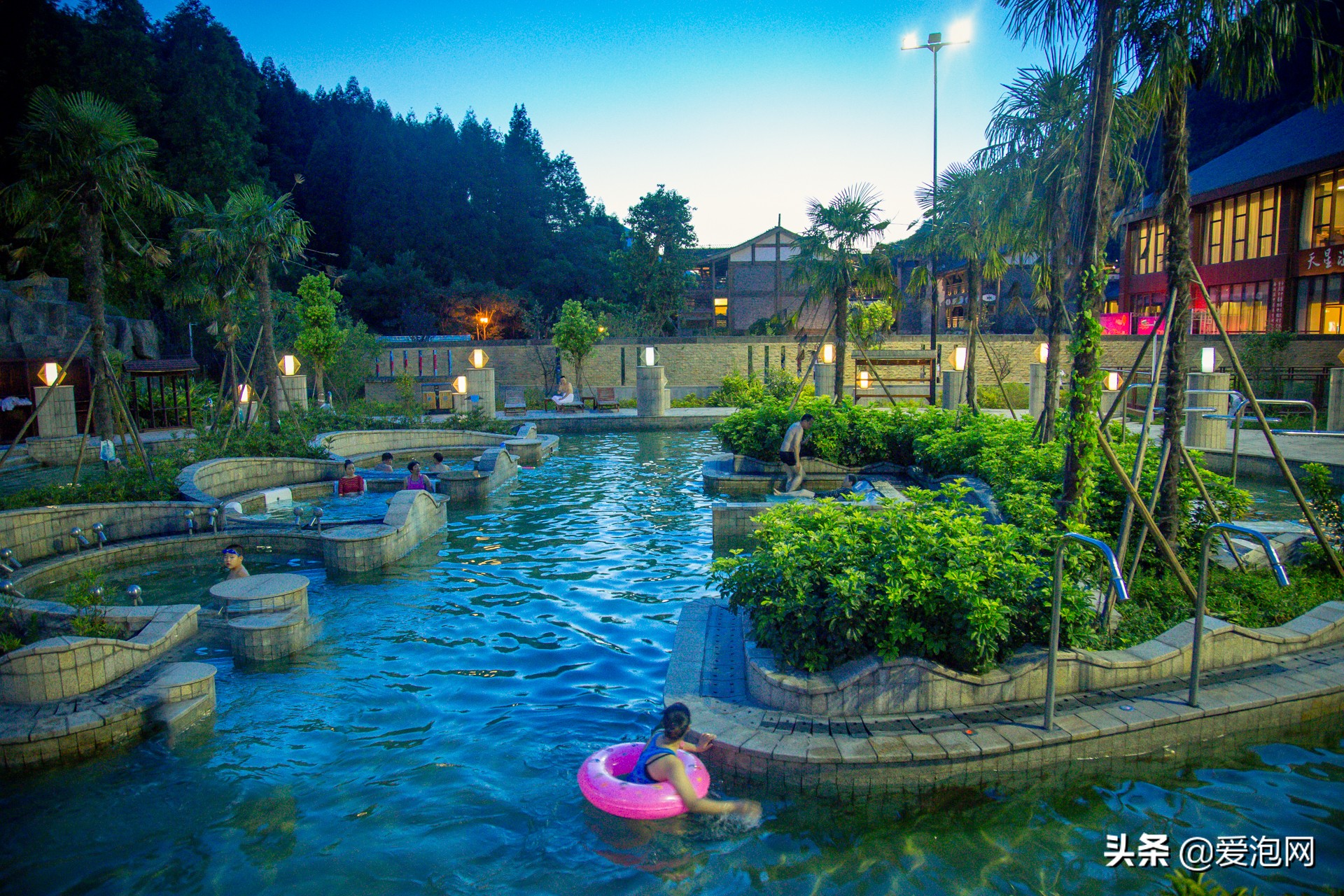 世界温泉之都在哪,重庆温泉之都