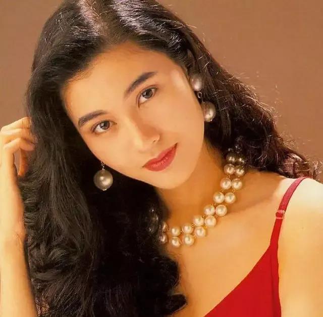 李嘉欣当年到底有多美,李嘉欣年轻时到底有多美
