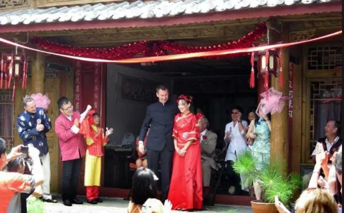 还有一个月!这位西安姑娘很可能成为英国“第一夫人”