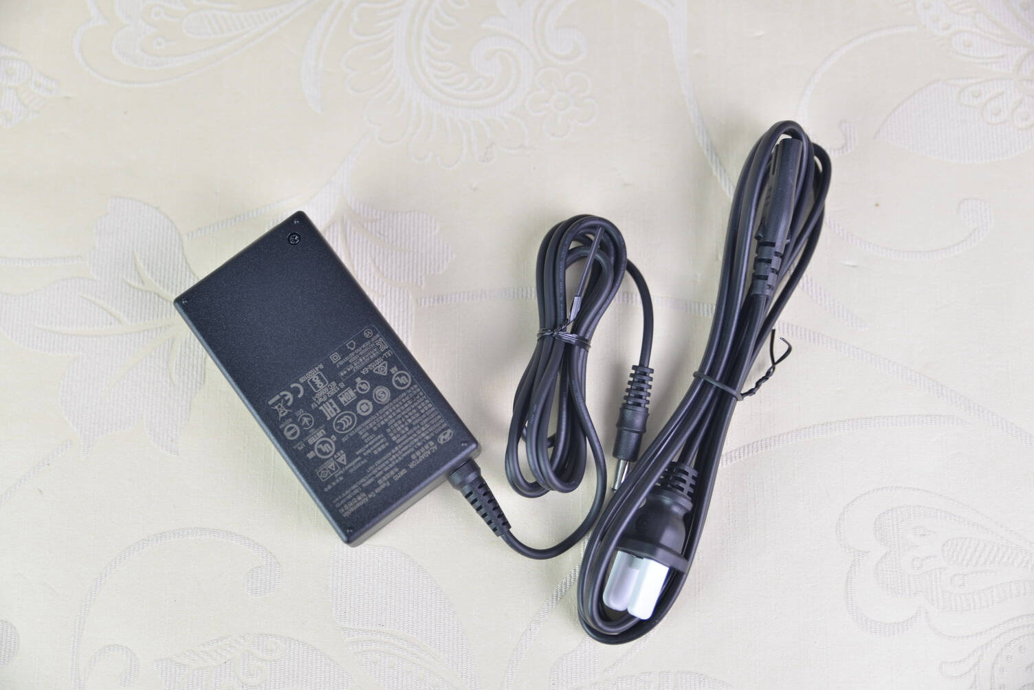 罗技g29方向盘玩极品飞车设置教程,罗技g29力反馈游戏方向盘