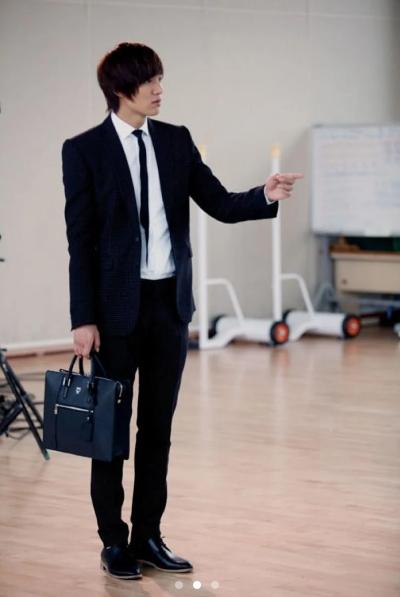 李敏镐同款发型,李敏镐发型如何烫卷头