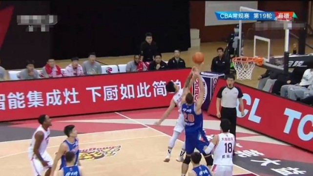 徐杰末节三个三分救场,基操勿六诶