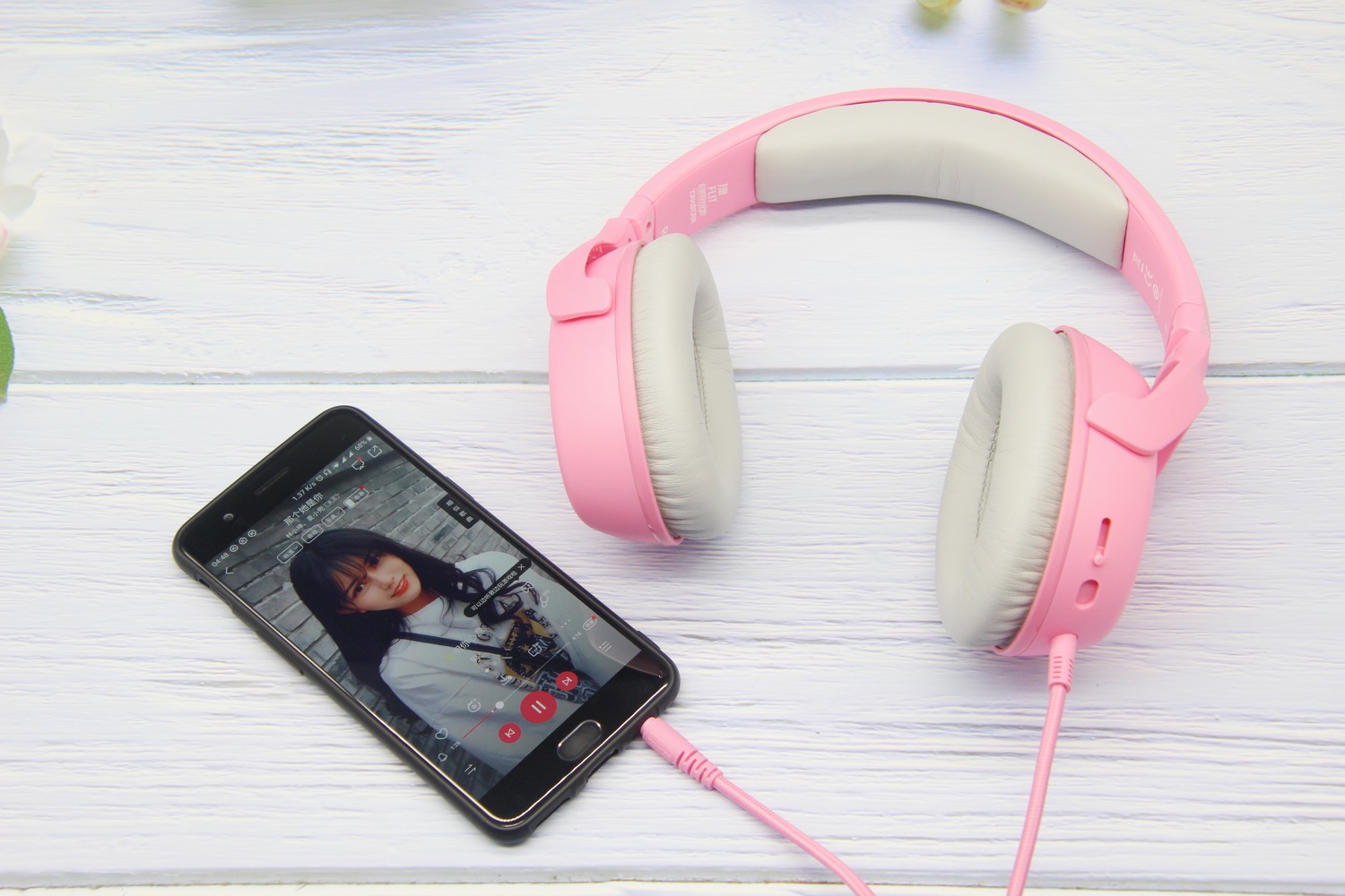 机甲风挂耳式电竞游戏耳机推荐,颜值好性能又好的游戏耳机