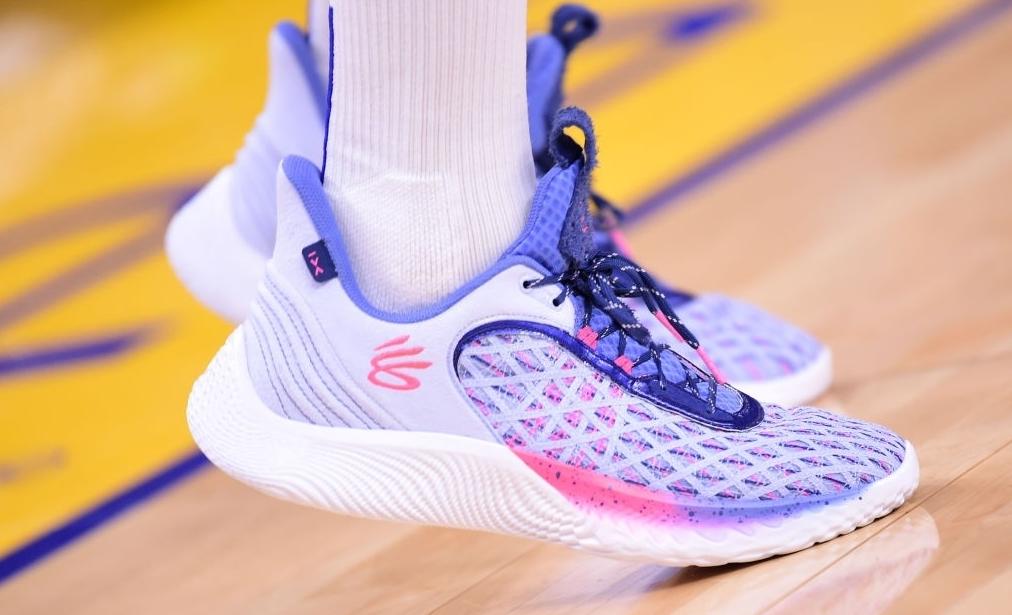 安踏零跑和安踏马赫有什么不同,安踏国潮与安踏是同一个品牌吗