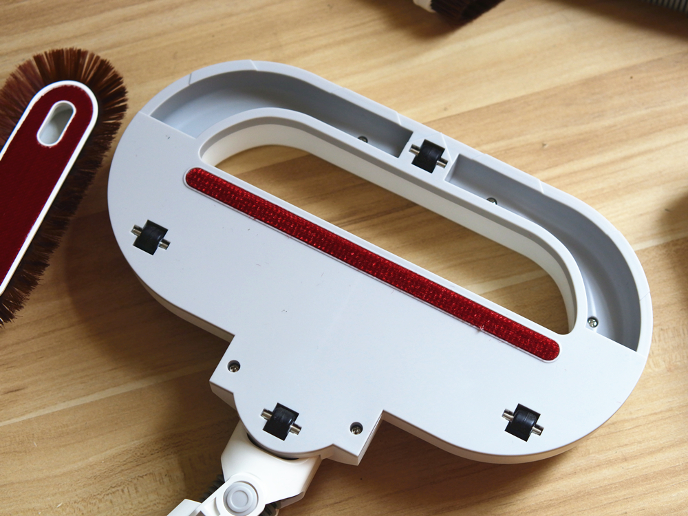 老表买了个小米有品上299的：德尔玛环吸背式吸尘器