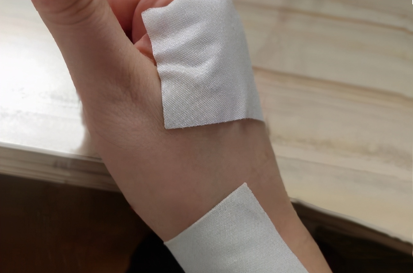 哪里痛就贴哪里？膏药这样贴效果才好！但这些人千万慎用