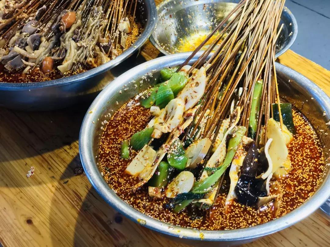 从钢管厂五区晃到莲花新区