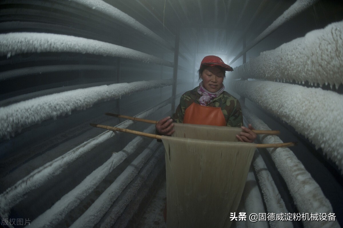 自制新型红薯粉条机器,漏瓢式手工粉条视频