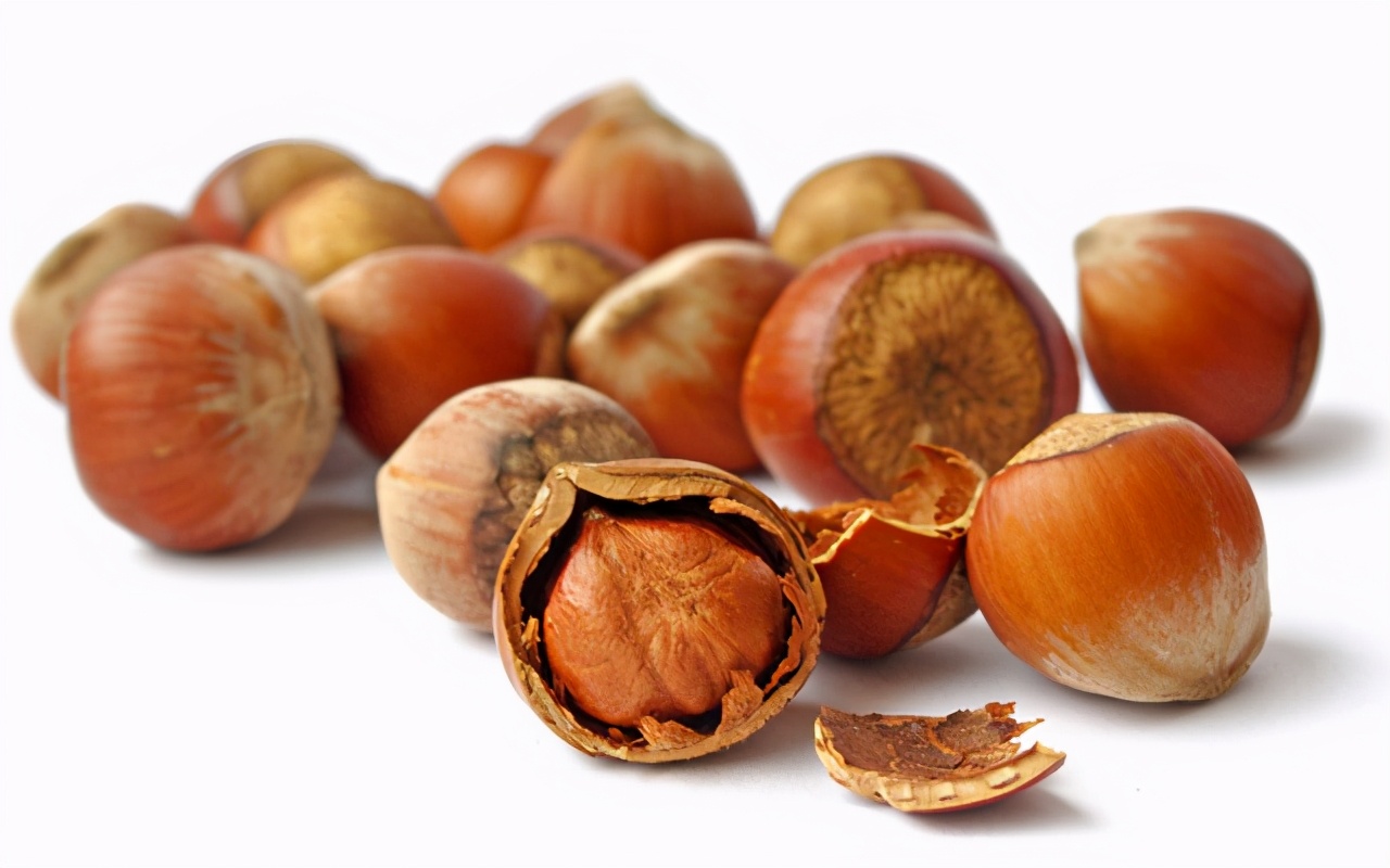 推荐高钙牛奶和钙片,补钙长高喝奶粉还是吃钙片