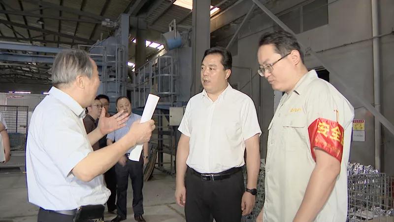 市场局领导检查节前食品安全,区领导检查节前安全生产