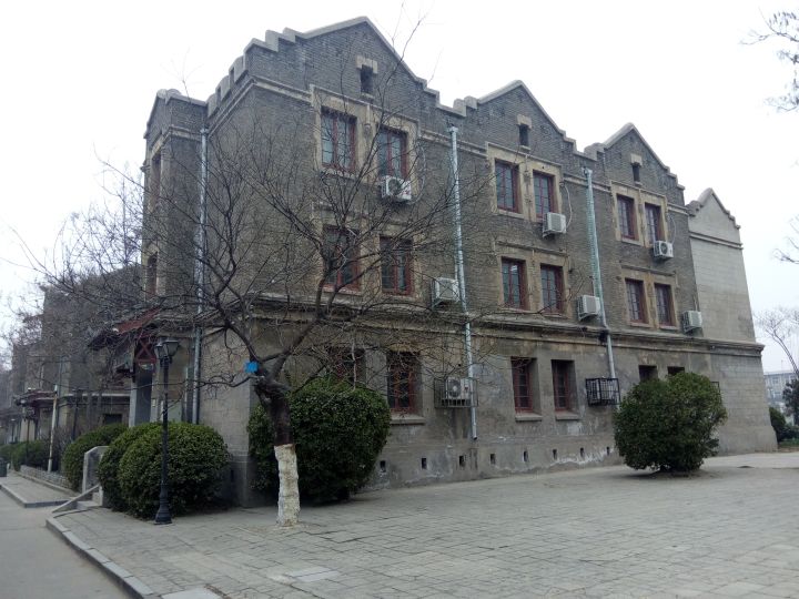 985、211分数太高!这所地处中原的大学值得报考,学习好的别看