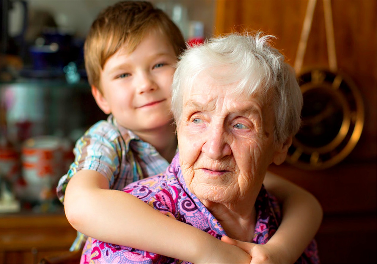 姥姥逗5岁外孙付“保姆费”，外孙回答很现实，气得姥姥想生二胎