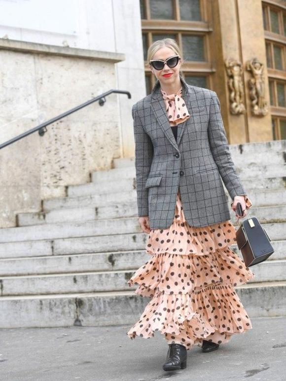 西装配裙子适合哪种发型,中长西装配什么裙子好看