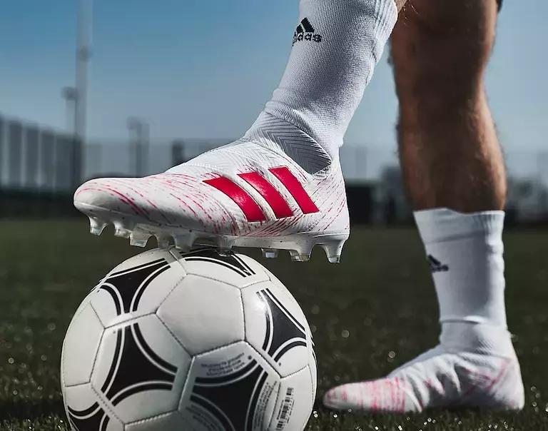 adidas短钉足球鞋推荐,adidas长钉射门