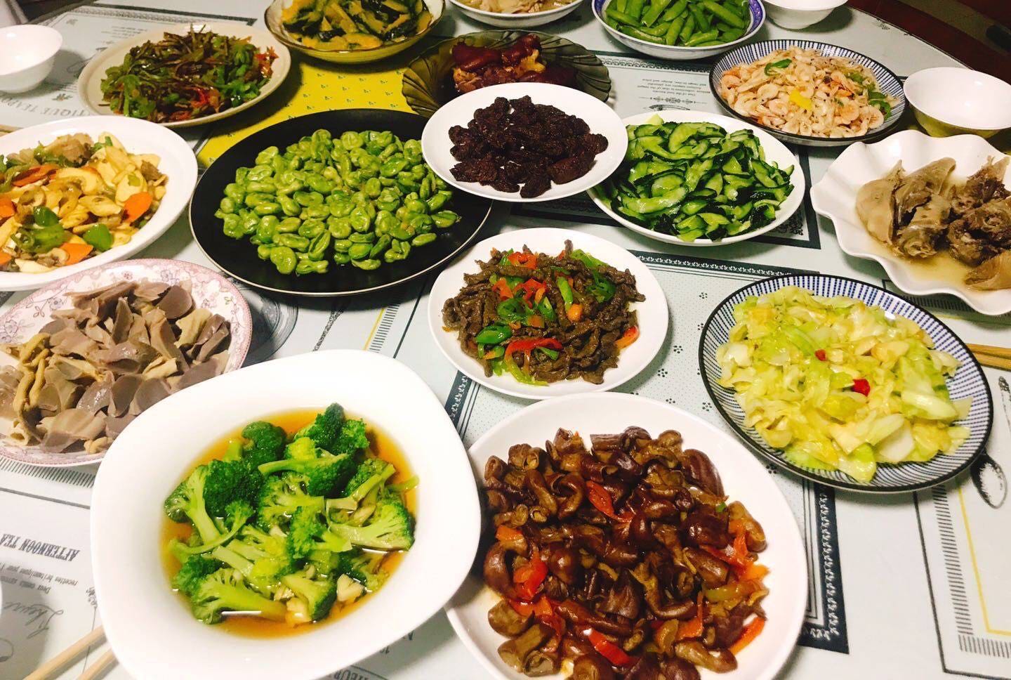 那些旅游的人是怎么赚钱的,经验分享如何在旅游中省钱又省心