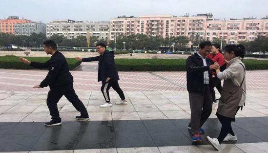 武协传统武术展演,市武协举办太极展演活动