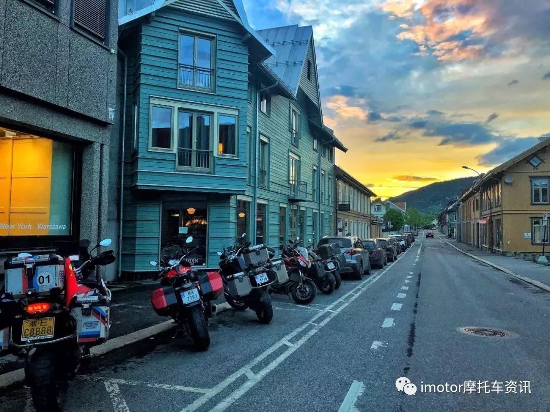 又是来自深圳的摩托车俱乐部！这次他们踏上了北欧的*途征**