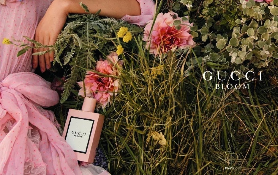 女王节，Prada鲜花让时尚破格融入日常