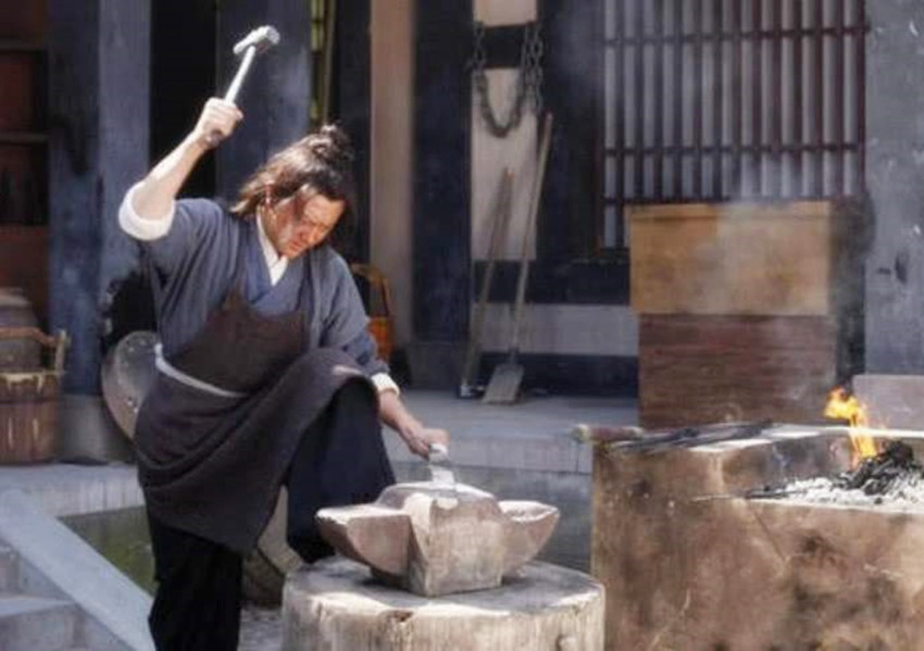 古人铸剑有什么用,古代铸剑师以身铸剑的过程