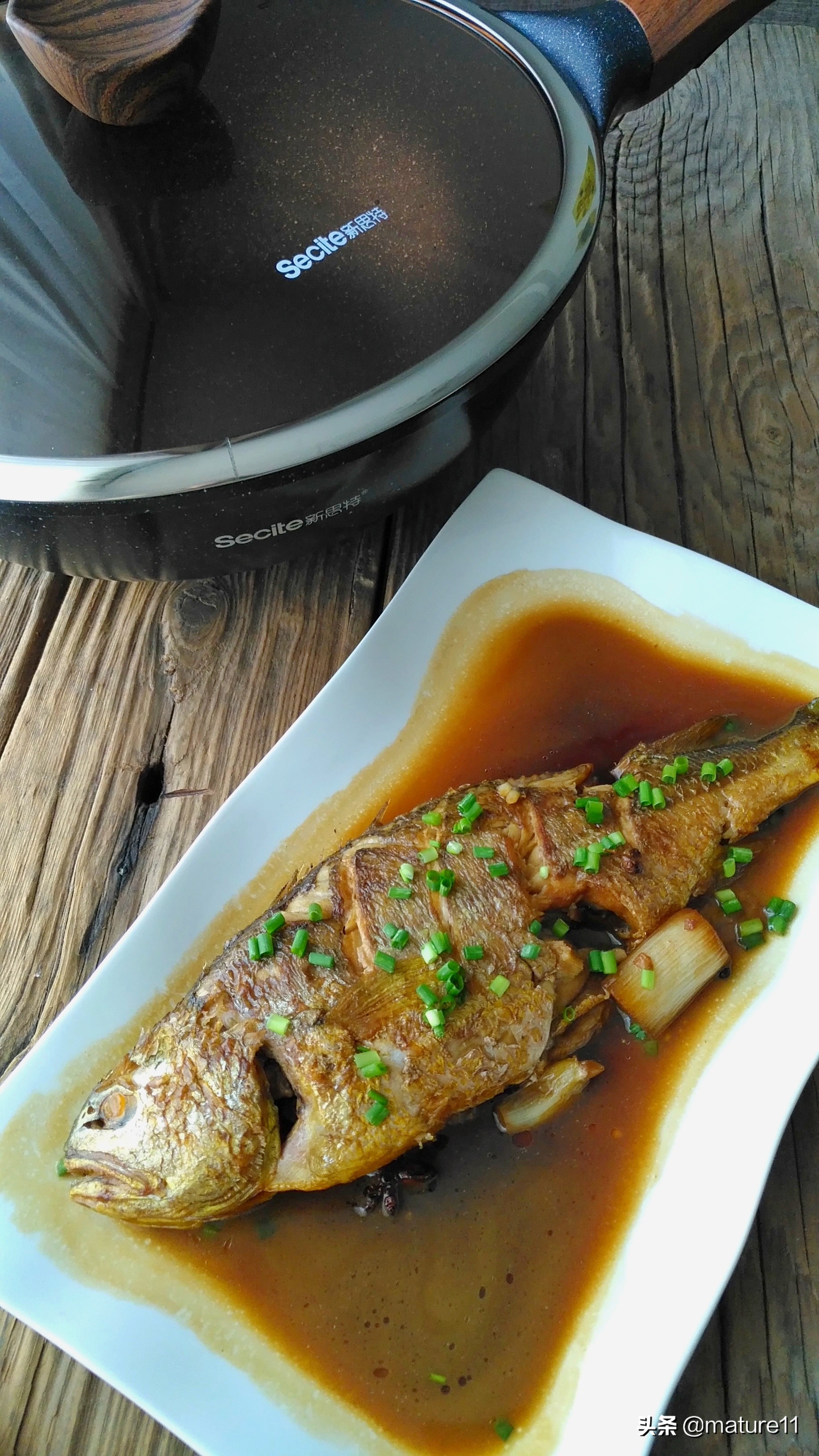 几招儿教你做鱼不粘锅不破皮、不散，鱼肉嫩又入味的方法，别错过