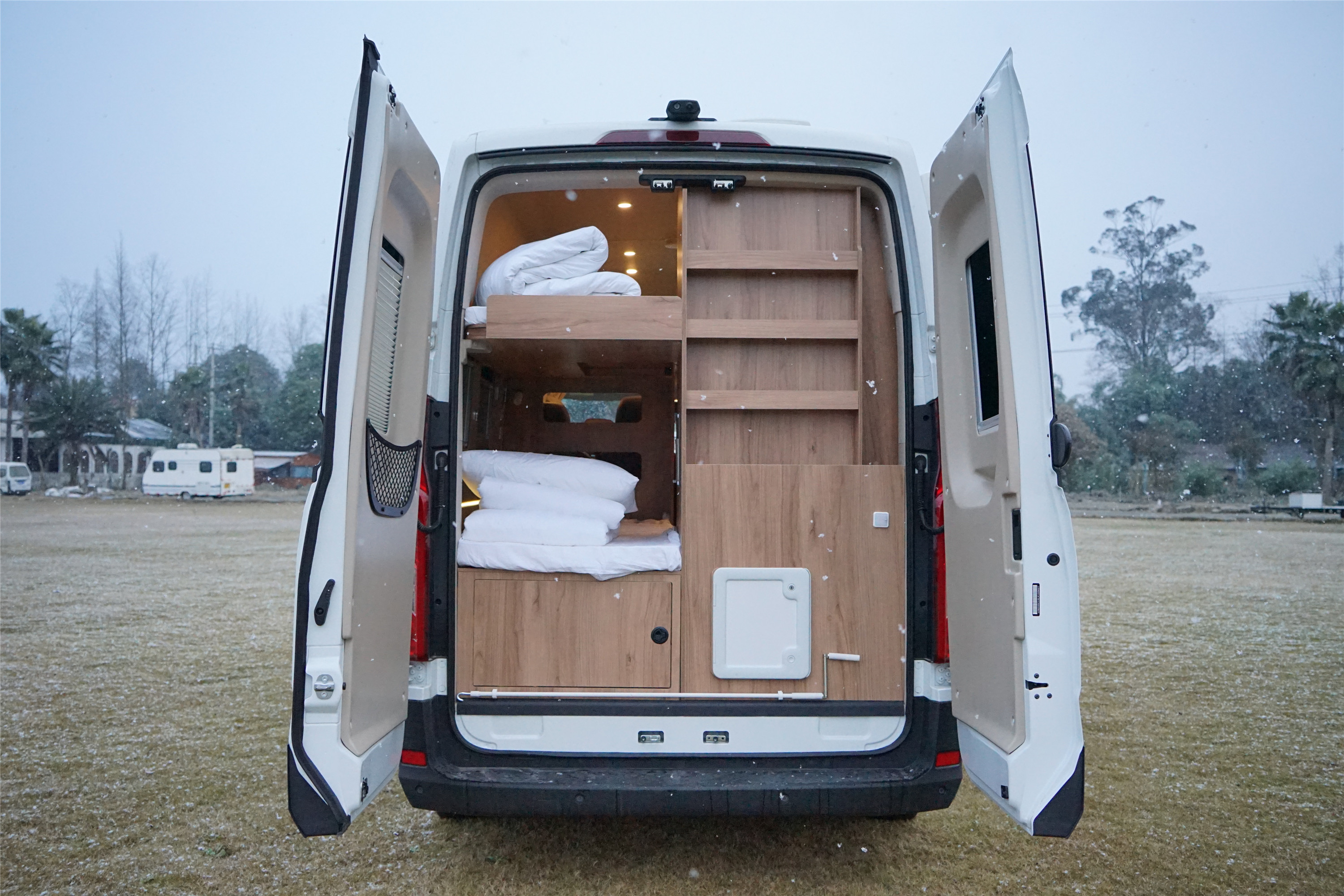 上汽大通maxus旅行家v90房车,房车大全大通v90