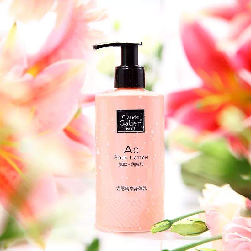 王鸥的气质和魅力是靠她的着装吗,王鸥私服明媚又惬意又优雅的感觉