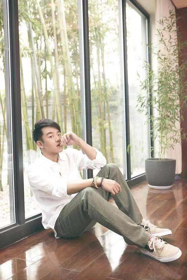 郑恺深水炸弹,郑恺桀骜不驯