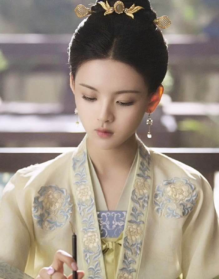 清朝二十八位皇后的影视形象,清朝皇帝皇后古装写真