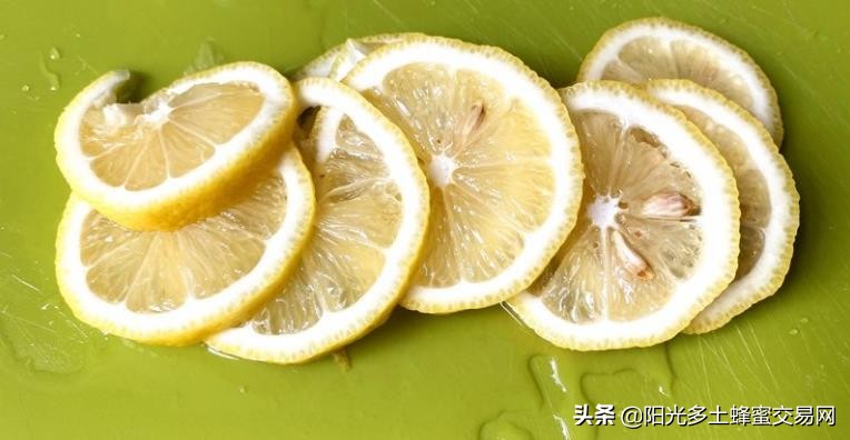 夏天必备冰镇柠檬茶,夏日必备解暑柠檬茶