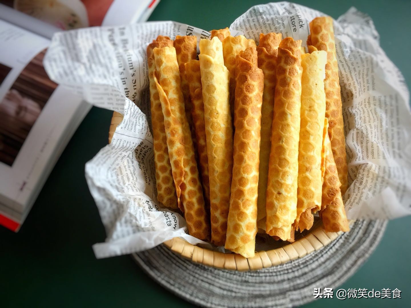 普通面粉做蛋卷的方法,不用面粉只用鸡蛋做的蛋卷