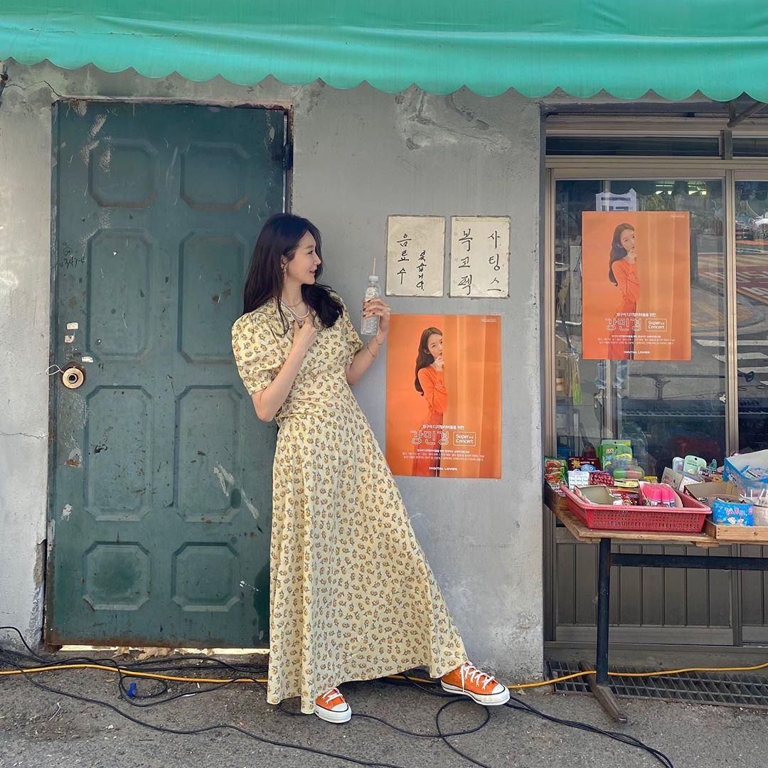 “女版王思聪”姜敏京，韩国富贵花歌手，穿搭是白富美的标榜