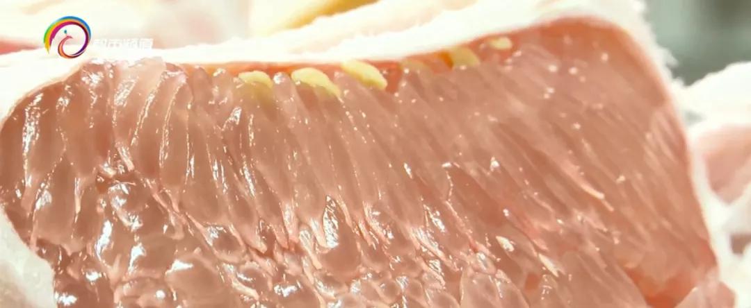 拿柚子皮玩出新花样!有人慕名前来学习,摊主:忙不过来了