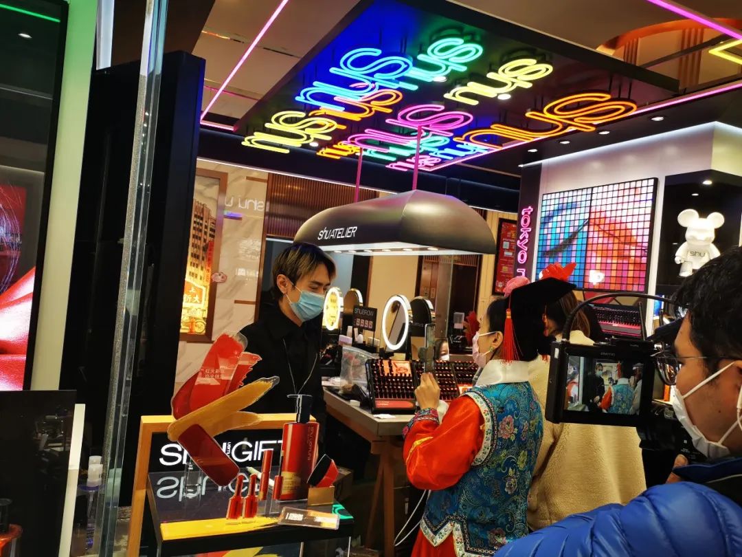 全场3折抢到疯！女神节云上直播间go购够