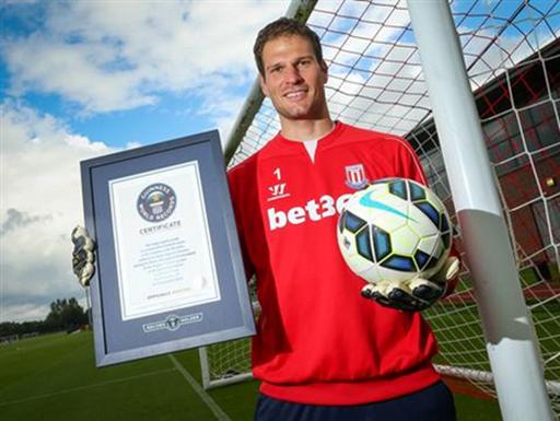 足坛那些难以复制的进球,足坛最难打破的十大纪录排名